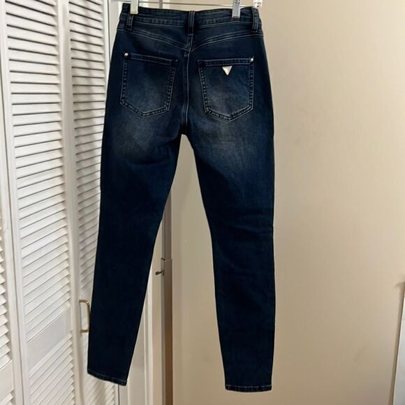 NWOT Guess 1981 Skinny Jeans - Picture 16 of 16
